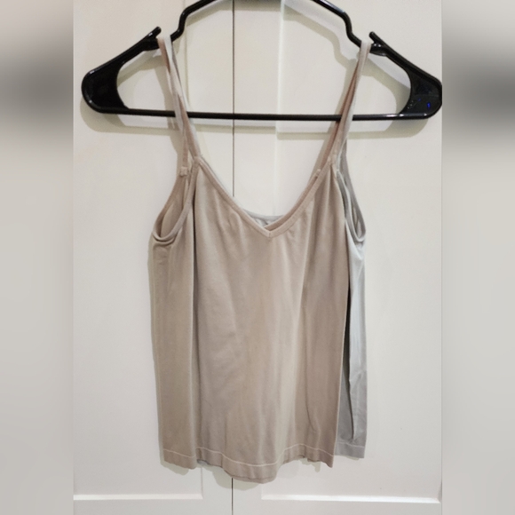 Set of 3 stretch camisoles. - Picture 1 of 3
